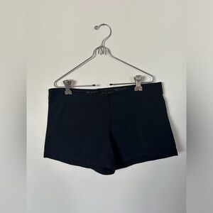 Lululemon Boogie On Shorts Black Size 6